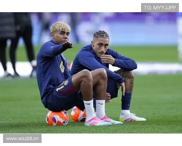 拉菲尼亚与内马尔进攻效率及战术角色对比分析